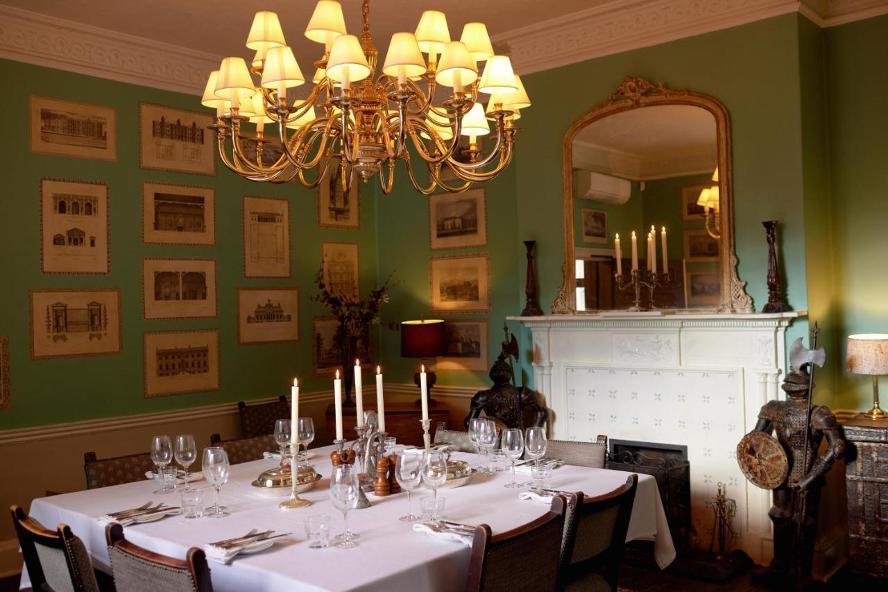 The Pembroke Arms Hotel Wilton  Екстериор снимка